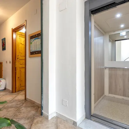 Blu Verdone Apartment